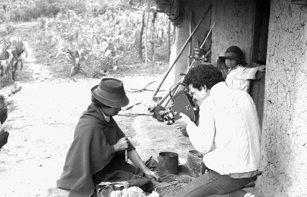 Jorge Silva en el rodaje de Campesinos (1970-1975).