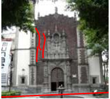 Figura 7a: Foto de fachada
principal resaltando las fisuras más visibles en las fronteras de las torres
campanario y la portada