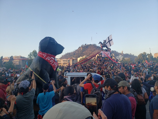 Negro Matapacos
en Plaza de la Dignidad.