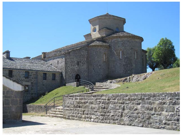 Santuario dedicado a San Miguel de Aralar (© María Constanza Ceruti)
