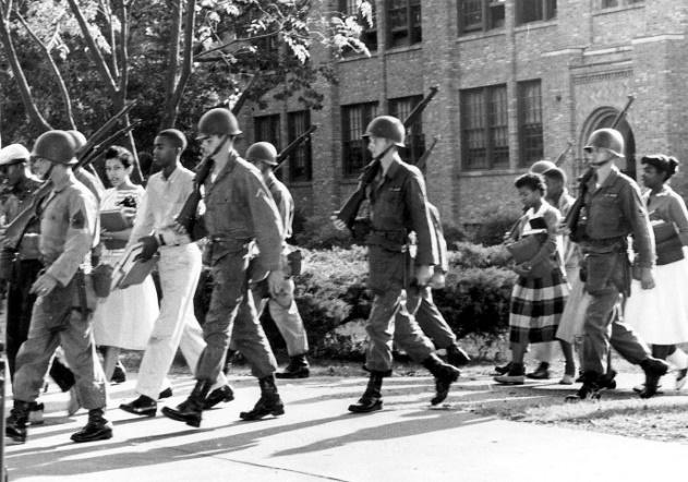 The &ldquo;Nines de Central High&rdquo; being escorted by the National Guard sent by President Eisenhower.
