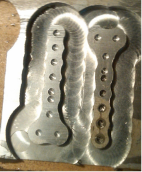 Figura 3.
			Detalle del prototipo de prótesis para fractura en aluminio desarrollado en la ETI La Victoria.