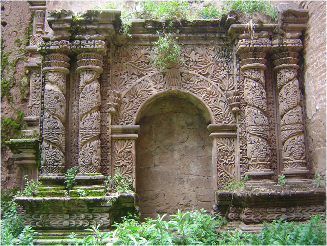 Portada del bautisterio, iglesia de Santa Cruz de Juli (foto del autor).