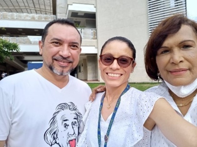 Con algunos de sus primeros discípulos