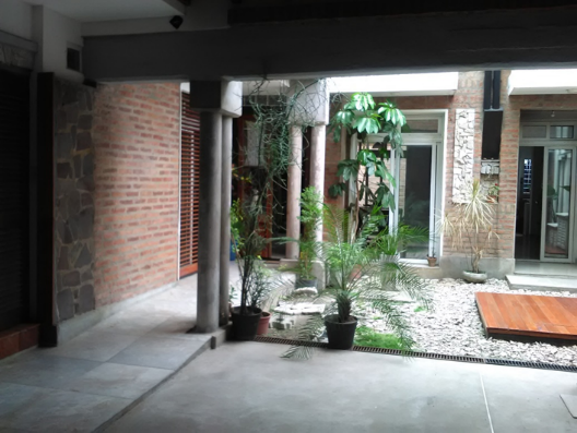 Patio central y aberturas