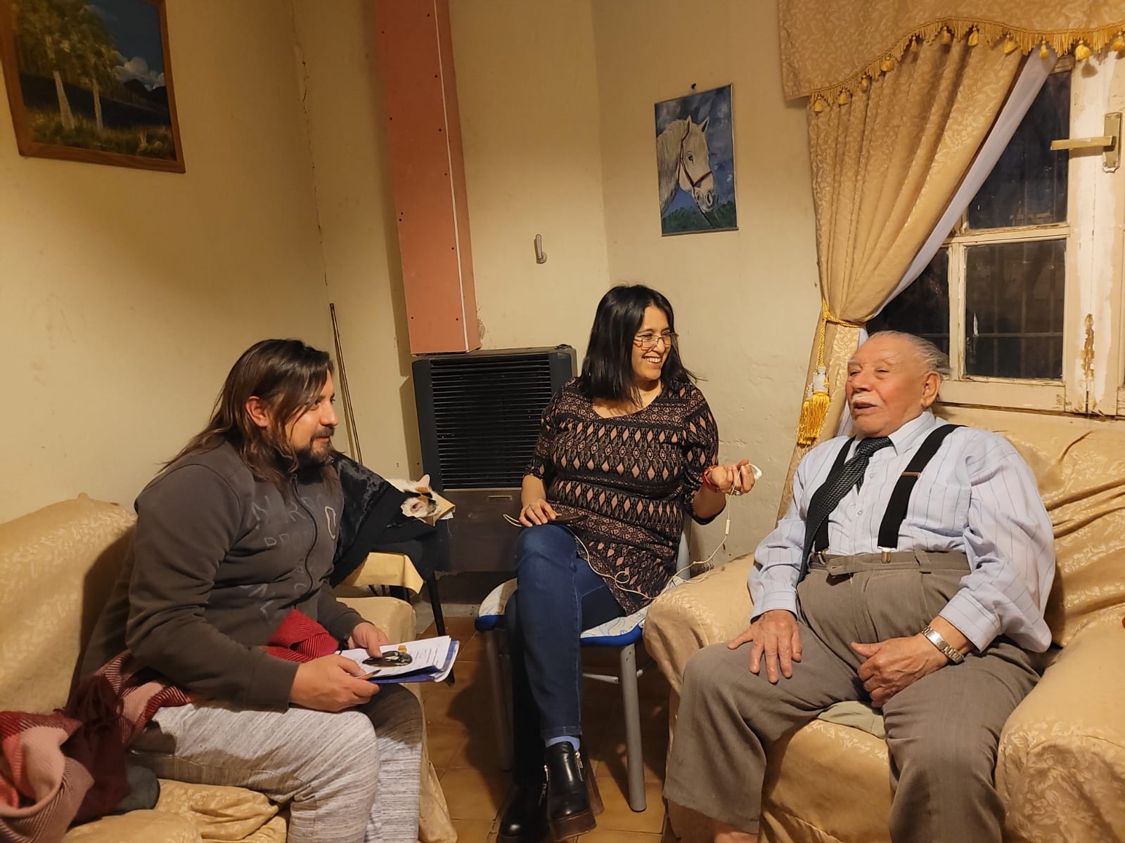 Situación de entrevista con AAC en su vivienda