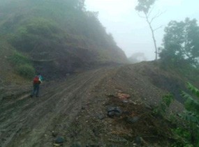 Vía de acceso a la comunidad San Luis