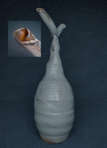 Capullo. Adán Sáenz. cerámica de
alta temperatura, engobe vítreo de Saucillo. Cono 6, quema de sal.