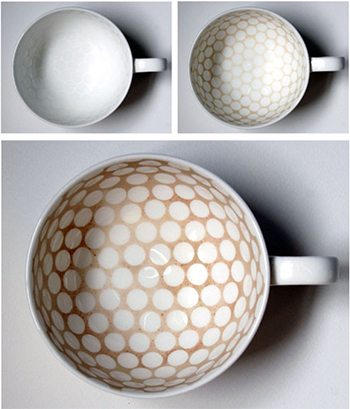 Tazas de té del proyecto Marcas. En la
medida que se usa, la taza va cambiando la coloración.