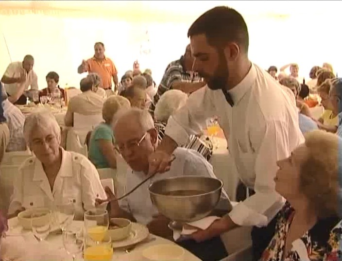 Imagem 1: Diana Andringa (à esquerda) no XXVI Encontro Diamang em Portugal.