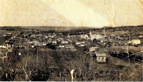 Vista do núcleo urbano de Xaxim sentido sulnorte em 1950 ao centro é possível identificar a Igreja Matriz e a praça central